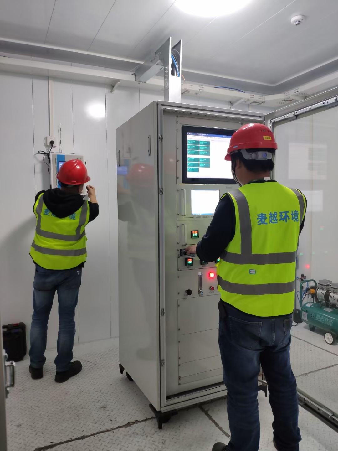 0f6de6763045465a404950e14d1ada7